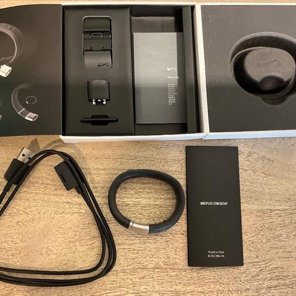 Nike + FuelBand Bracelet Watch Small - Picture 1 of 4